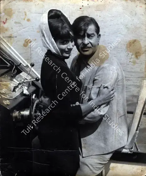 Singh, G. (Cinematographer), Around The World, 1967 | Photographic Still | CinemaEducation | 00883992