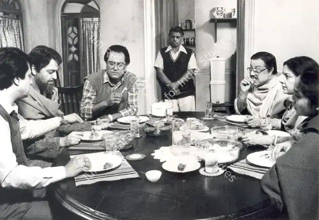 Raha, Barun (Cinematographer), Shakha Proshakha, 1991 | Photographic Still | CinemaEducation | 00891445