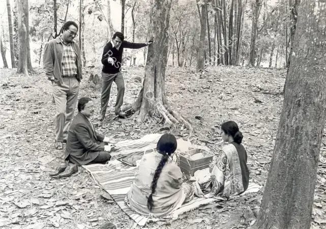 Raha, Barun (Cinematographer), Shakha Proshakha, 1991 | Photographic Still | CinemaEducation | 00891454