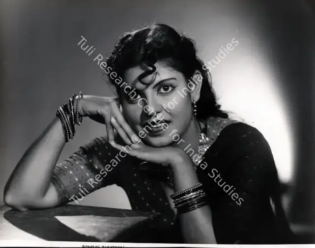 Unknown (Director), Pehli Mulakat, 1957 | Photographic Still | CinemaEducation | 00887043