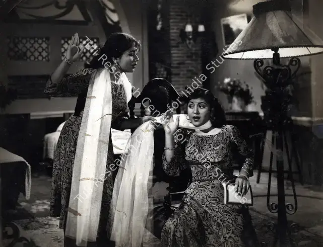Divecha, Dwarka (Cinematographer), Shararat, 1959 | Photographic Still | CinemaEducation | 00888328