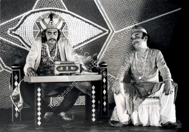 Roy, Soumendu (Cinematographer), Hirak Rajar Deshe, 1980 | Photographic Still | CinemaEducation | 00891195