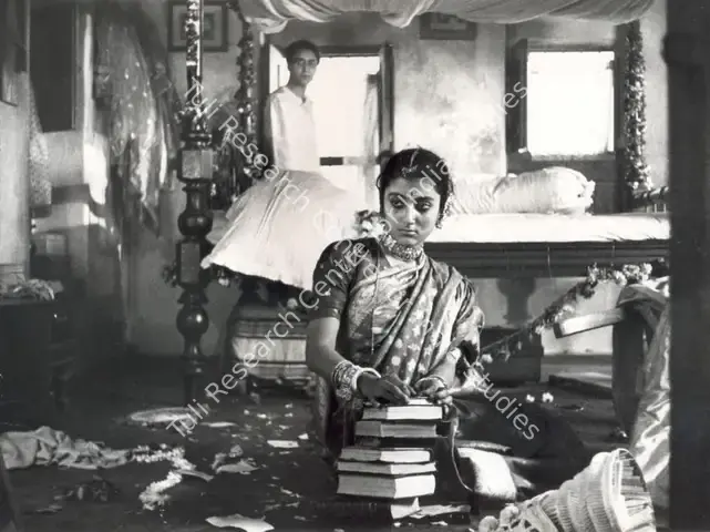 Roy, Soumendu (Cinematographer), Teen Kanya, 1961 | Photographic Still | CinemaEducation | 00891503