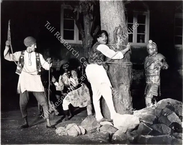 Sarpotdar, N.D. (Director), Chalta Putla, 1935 | Photographic Still | CinemaEducation | 00884593