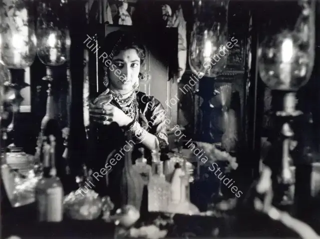 Roy, Soumendu (Cinematographer), Teen Kanya, 1961 | Photographic Still | CinemaEducation | 00891510