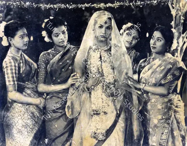 Hasham, Aga (Cinematographer), Duniya Jhukti Hai, 1960 | Photographic Still | CinemaEducation | 00885103