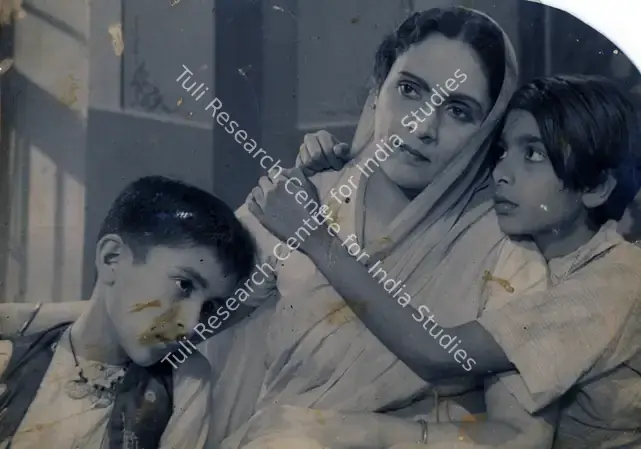 Pai, Surendra (Cinematographer), Hum Ek Hain, 1946 | Photographic Still | CinemaEducation | 00885530