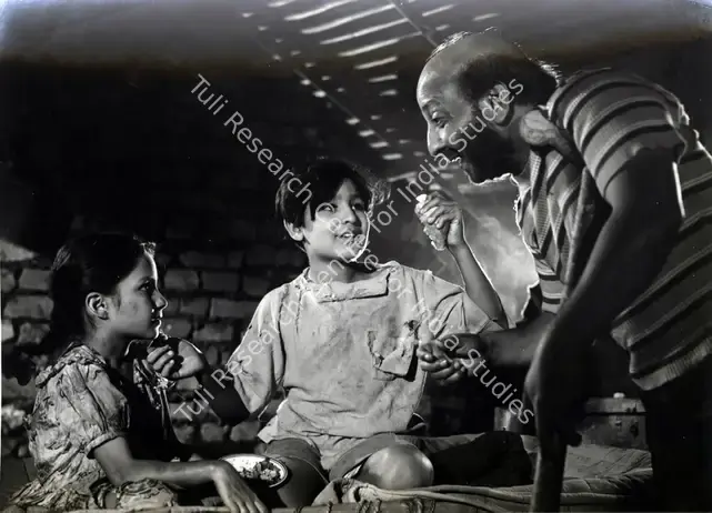 Dutt, Taru (Cinematographer), Boot Polish, 1954 | Photographic Still | CinemaEducation | 00884547
