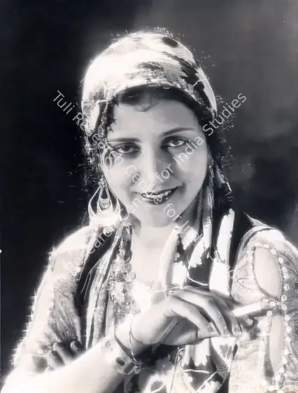 Gidwani, Moti B. (Director), Daku Ki Ladki, 1933 | Photographic Still | CinemaEducation | 00884822