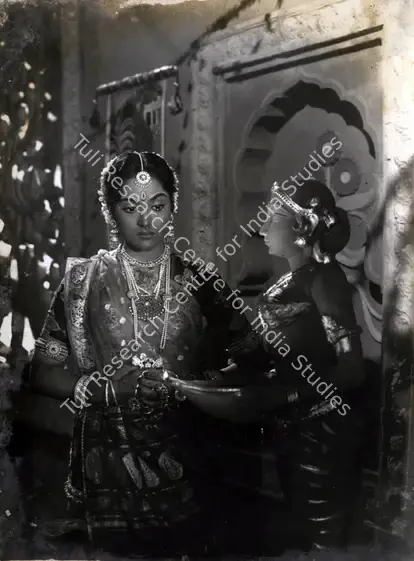 Gajjar, Bipin (Cinematographer), Patrani, 1956 | Photographic Still | CinemaEducation | 00886958