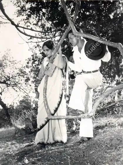 Sarpotdar, N.D. (Director), Chalta Putla, 1935 | Photographic Still | CinemaEducation | 00884587