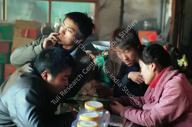 Jie, Han (Director), Walking on the Wild Side, 2006 | Photographic Still | CinemaEducation | 00857059
