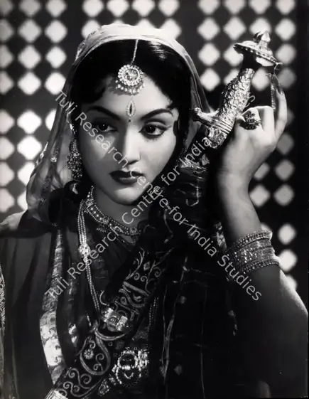 Gajjar, Bipin (Cinematographer), Patrani, 1956 | Photographic Still | CinemaEducation | 00886964