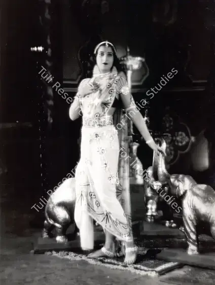 Irani, Aspi (Director), Sundari, 1936 | Photographic Still | CinemaEducation | 00888793