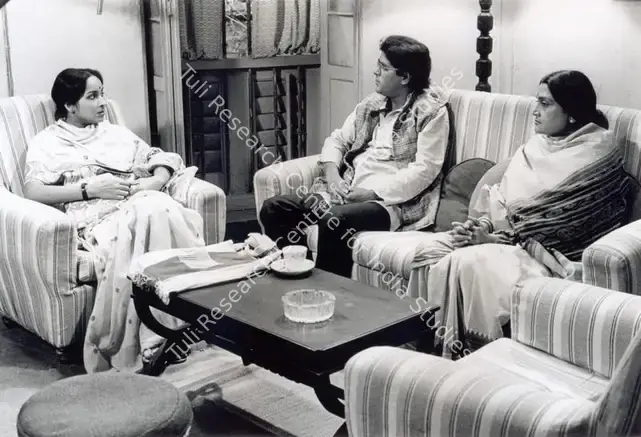 Malik, Ravi (Cinematographer), Ganashatru, 1990 | Photographic Still | CinemaEducation | 00891124