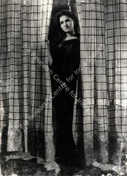 Issac, P. (Cinematographer), Jugnu, 1947 | Photographic Still | CinemaEducation | 00885783