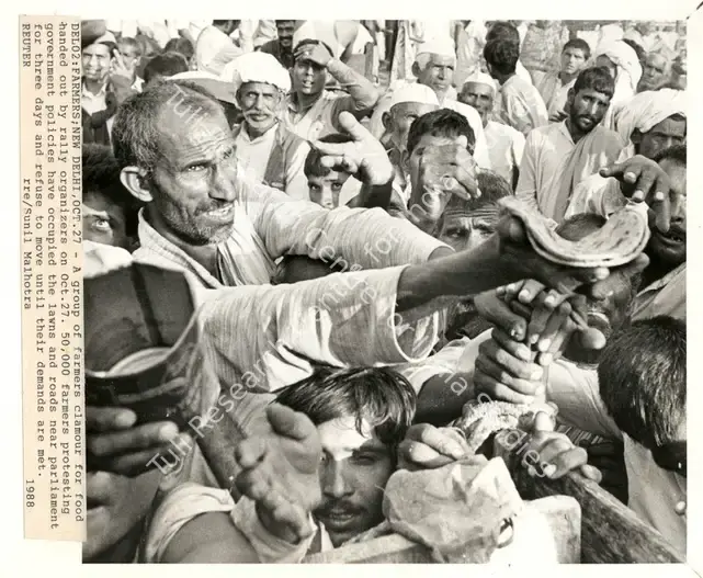 Malhotra, Sunil (Photographer). Del02: Farmers; New Delhi, Oct. 27. Photographic Print, 1988 | Contemporary Photograph | Photography | 00114708