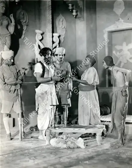 Gidwani, Moti B. (Director), Gulam Daku, 1936 | Photographic Still | CinemaEducation | 00885419