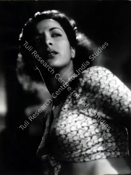 Karmakar, Radhu (Cinematographer), Awara, 1951 | Photographic Still | CinemaEducation | 00884015