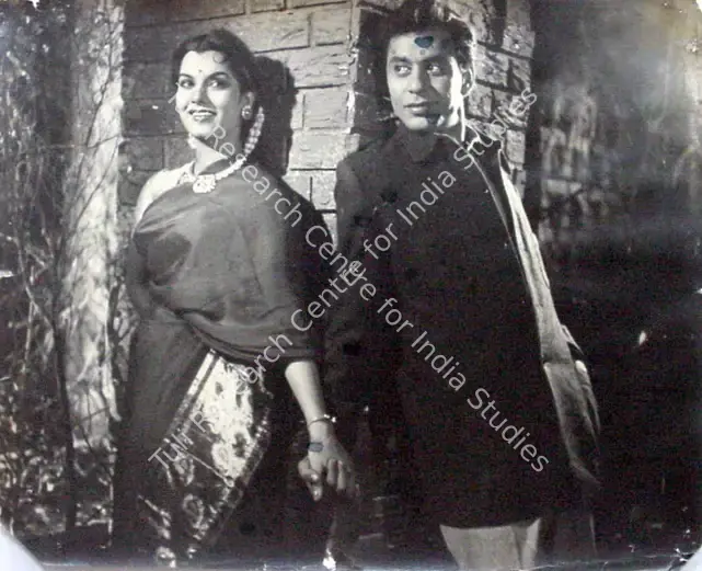 Pancholi, Dalsukh M. (Director), Aasman, 1952 | Photographic Still | CinemaEducation | 00883758