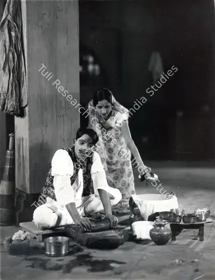 Sarpotdar, N.D. (Director), Chalta Putla, 1935 | Photographic Still | CinemaEducation | 00884608