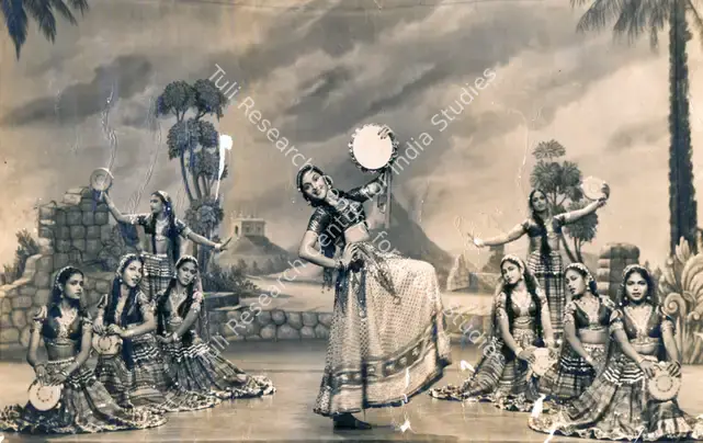V, M (Director), Bahar, 1951 | Photographic Still | CinemaEducation | 00884140