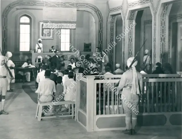 Sarpotdar, N.D. (Director), Chalta Putla, 1935 | Photographic Still | CinemaEducation | 00884602