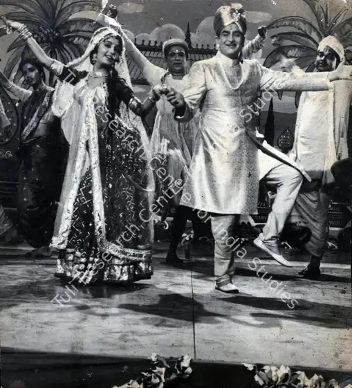 Mukadam, M.W (Cinematographer), Dulha Dulhan, 1964 | Photographic Still | CinemaEducation | 00885090