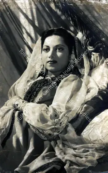 Kashyap, D.D. (Producer), Shama Parwana, 1954 | Photographic Still | CinemaEducation | 00888308