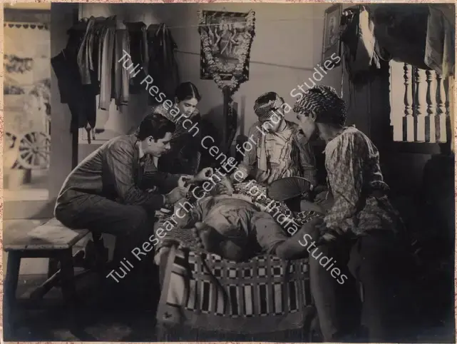 Kumar (Director), Aap Biti, 1948 | Photographic Still | CinemaEducation | 00888829