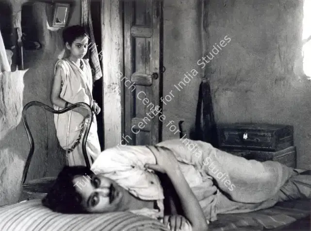 Roy, Soumendu (Cinematographer), Teen Kanya, 1961 | Photographic Still | CinemaEducation | 00891495