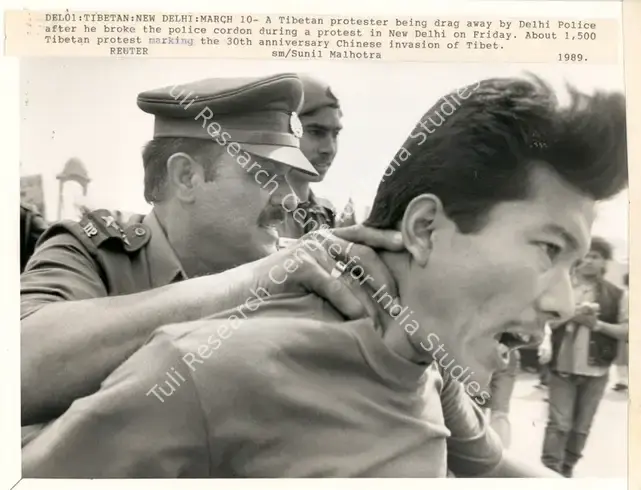 Malhotra, Sunil (Photographer). Del01: Tibetan: New Delhi: March 10. Photographic Print, 1989 | Contemporary Photograph | Photography | 00114784