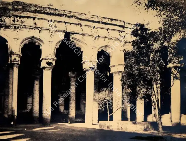 Tripe, Capt. Linnaeus (Photographer). Facade of the Western side of the Quadrangle, Madura - From the album "Photographic views in Madura Part 1 (1860)" By Captain L.. Tripe, Government Photographer With Descriptive Notes, By M. Norman, ESQ., M.C.S. 1858". Albumen print from waxed paper negative, 1858 | Antiquarian Photograph | Photography | 00116025
