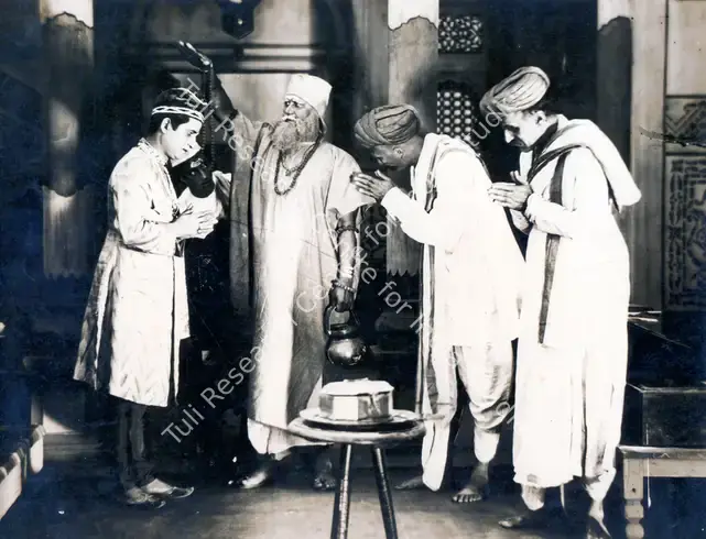 Gidwani, Moti B. (Director), Niti Vijay, 1932 | Photographic Still | CinemaEducation | 00886725