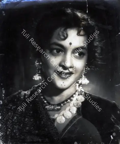 Dronacharya (Cinematographer), Railway Platform, 1955 | Photographic Still | CinemaEducation | 00887471
