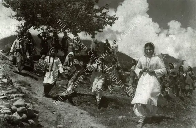 Samanta, Shakti (Producer), Kashmir Ki Kali, 1964 | Photographic Still, Marg, June 2013 | CinemaEducation | 00512674