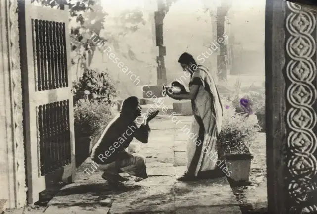 Karmakar, Radhu (Cinematographer), Jagte Raho, 1956 | Photographic Still | CinemaEducation | 00889808