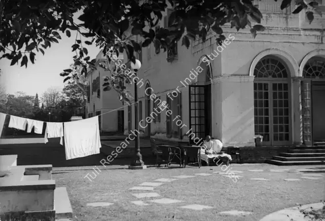 Cartier-Bresson, Henri (Photographer). In the garden at Birla House the morning before the tragedy, 30 January 1948 . Silver Gelatin Print, 1948 | Contemporary Photograph | Photography | 00112998