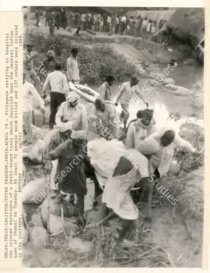 Malhotra, Sunil (Photographer). Del04; Train: Lalitpur: Uttar Pradesh, India, April 19. Photographic Print, 1989 | Contemporary Photograph | Photography | 00114709