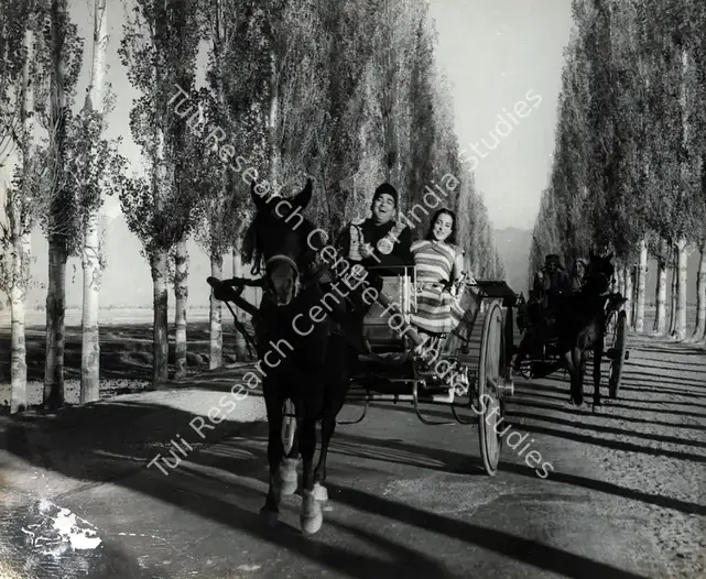 Kapadia, K.H. (Cinematographer), Yeh Rastey Hain Pyar Ke, 1963 | Photographic Still | CinemaEducation | 00888420