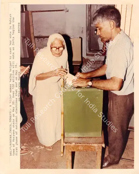 Gavin, Jake (Photographer). Del15: Rohtak, India, 20May91. Photographic print, 1991 | Contemporary Photograph | Photography | 00113319