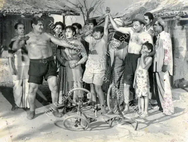 Khushi (Producer), Mastana, 1954 | Photographic Still | CinemaEducation | 00886234