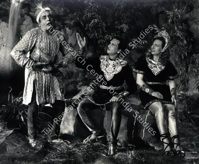 Talpade, Keshav (Director), Maya Mahal, 1949 | Photographic Still | CinemaEducation | 00886258