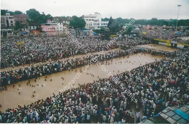 Shrivastava, Rajeev (Cinematographer), Strings, 2005 | Photographic Still | CinemaEducation | 00888957