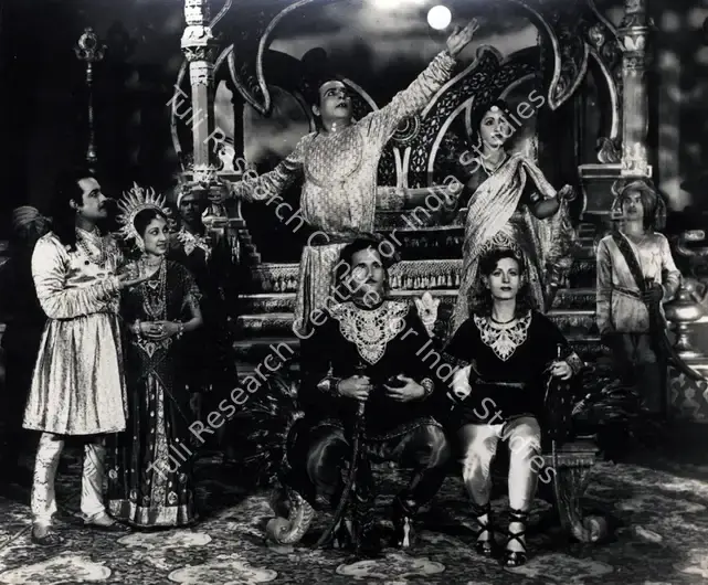 Talpade, Keshav (Director), Maya Mahal, 1949 | Photographic Still | CinemaEducation | 00886259