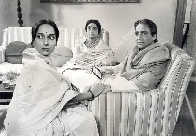 Malik, Ravi (Cinematographer), Ganashatru, 1990 | Photographic Still | CinemaEducation | 00891144