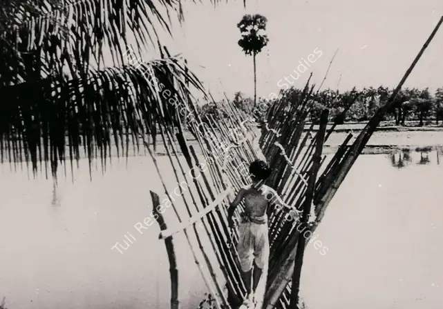 Ghatak, Ritwik (Director), Baari Theke Paaliye, 1959 | Photographic Still | CinemaEducation | 00857122
