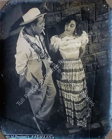 Pancholi, Dalsukh M. (Director), Aasman, 1952 | Lobby Card | CinemaEducation | 00829171