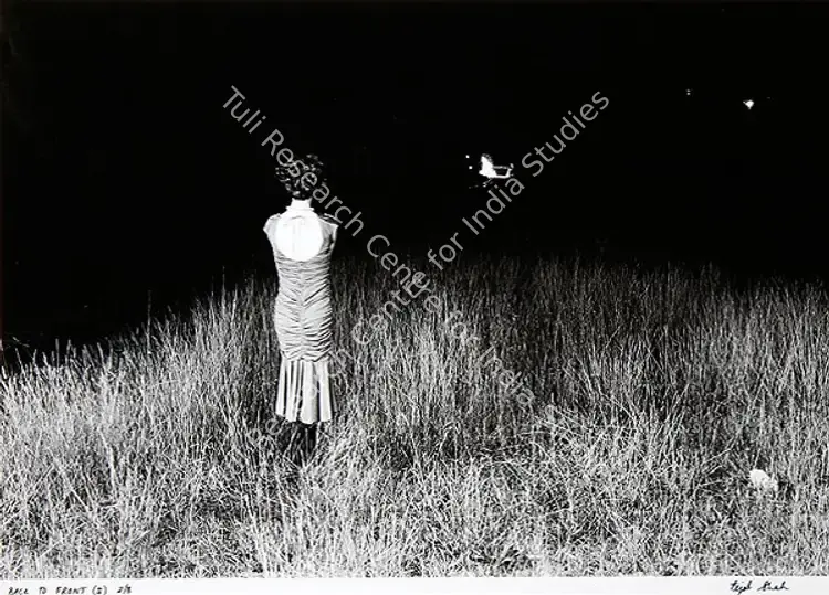 Shah, Tejal (Artist). Back To Front (II). Silver gelatine print on fiber based paper, 2000 | Print | FineArts | 0023614