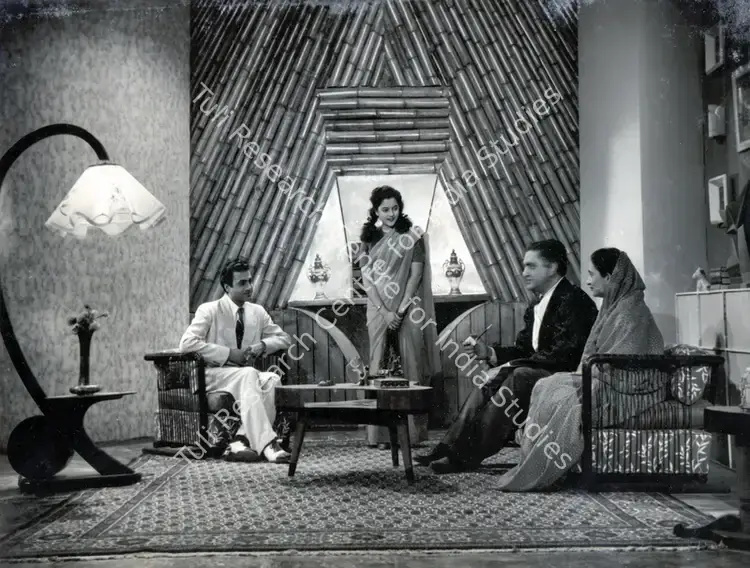 Chhabda, Surjit (Producer), Do Raha, 1952 | Photographic Still | CinemaEducation | 00831140